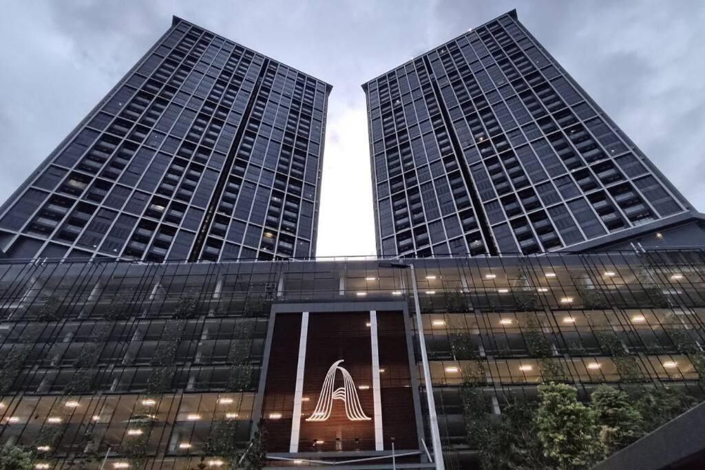 Comfort Bedroom @ Aera Residence 페탈링자야 외부 사진